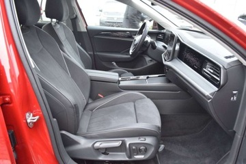 Volkswagen Passat B8 Variant Facelifting 2.0 TDI SCR 150KM 2025 Volkswagen Passat Variant 2.0TDI DSG 150KM Elegance HAK IQ.Drive 17 Sporto, zdjęcie 35