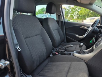 Opel Astra J Sports Tourer 1.7 CDTI ECOTEC 125KM 2011 Opel Astra 1.7d Kombi Jeden Wlasciciel Niski Przebieg Super stan 1.7, zdjęcie 10