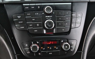 Opel Insignia I Sports Tourer 2.0 CDTI ECOTEC 160KM 2011 Opel Insignia 2.0 Cdti Navi Skorzana tapicerka OPC-line Tryby jazdy Gwar, zdjęcie 20