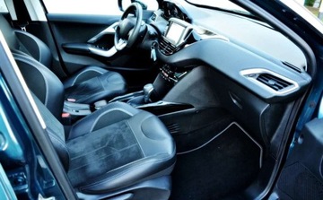 Peugeot 2008 I SUV Facelifting 1.2 PureTech 110KM 2016 Peugeot 2008 Automat, Panorama, Kamera cofania, Nowy rozrzad 1.2 Benzyna, zdjęcie 5