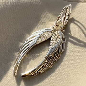 Kolczyki srebrne wiszące skrzydła anioła modne 925