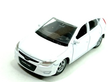 RESORAK HYUNDAI i30 BIAŁY MODEL WELLY