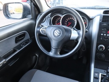 Suzuki Grand Vitara II SUV 1.6 i 16V 106KM 2006 Suzuki Grand Vitara 1.6, GAZ, 4X4, Klima, zdjęcie 6