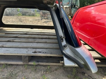 Nissan Navara D40 2008 года выпуска рольставни