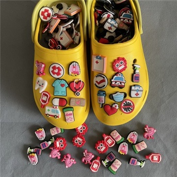 ПУГОВИЦЫ ДЛЯ ОБУВИ украшения типа KROKS CROCS сердечки, сердечки, 3 шт.