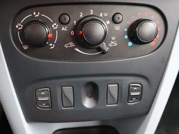 Dacia Logan II Sedan 1.2 16V 75KM 2013 Dacia Sandero 1.2 16V, Klima, zdjęcie 12