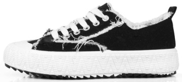 TRAMPKI CZARNE NISKIE GRUBA PODESZWA 37