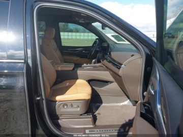 Cadillac Escalade III 2022 Cadillac Escalade 2022 Cadillac Escalade 4WD 4dr Sport 6.2 Benzyna 420KM, zdjęcie 10