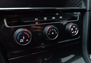 Volkswagen Golf VII Hatchback 3d Facelifting 1.5 TSI BMT 130KM 2019 Volkswagen Golf 1.5 TSI 130KM Trendline SalonPL Serwisowany Iwl. Vat-Marza, zdjęcie 22