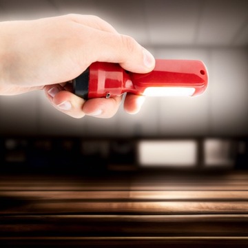 УДОБНЫЙ, ПЕРЕЗАРЯЖАЕМЫЙ СВЕТОДИОДНЫЙ ФОНАРЬ