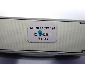 LAMPA INTERIÉR KABINY ORIGINÁLNÍ 5F0947109C VW GOLF VII 7 19R