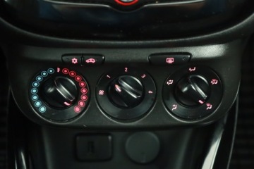 Opel Corsa E Hatchback 3d 1.4 Turbo 100KM 2017 Opel Corsa 1.4 Turbo, Klima, Tempomat, Parktronic, zdjęcie 9