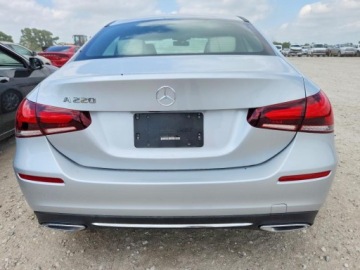 Mercedes Klasa A W177/V177 2021 Mercedes-Benz Klasa A 220 2021 2.0 Benzyna 188KM, zdjęcie 2
