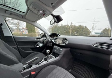 Peugeot 2014 Peugeot 308 Peugeot 308 PureTech 130 GPF Stop amp Start Allure Pack 1.2, zdjęcie 24