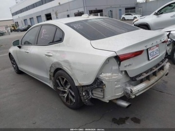 Volvo S60 III Sedan 2.0 T5 250KM 2020 Volvo S60 S60 t5 momentum 2.0 Benzyna 250KM, zdjęcie 2