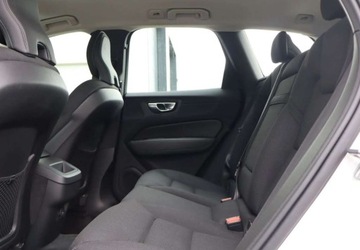 Volvo XC60 II Crossover Facelifting 2.0d B4 197KM 2022 Volvo XC 60 B4 Hybrid Benzyna 19714KM Momentym LIFT Android Salon POLSKA F, zdjęcie 14