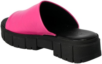 Klapki Tamaris 1-27252-20 519 Fuxia Black Skórzane