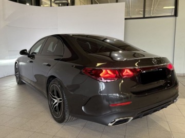 Mercedes Klasa E W214 Sedan 2.0 220d 197KM 2025 E Klasa 220 d 4-Matic AMG 2.0 (197KM) 2025, zdjęcie 3