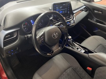 Toyota C-HR I Crossover Facelifting 1.8 Hybrid 122KM 2021 Toyota C-HR 1.8 Hybrid Style Toyota C-HR 1.8 Style, zdjęcie 9