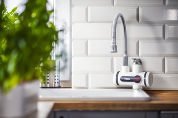 IWH360 МГНОВЕННЫЙ ВОДОНАГРЕВАТЕЛЬ NOVEEN АККУМУЛЯТОРНАЯ БАТАРЕЯ