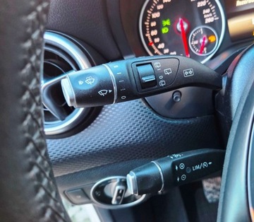 Mercedes Klasa A W176 Hatchback 5d Facelifting 180 122KM 2016 Mercedes-Benz Klasa A 1,6 Ben 122 km AMG 6 -biegow 1.6 Benzyna 122KM, zdjęcie 13