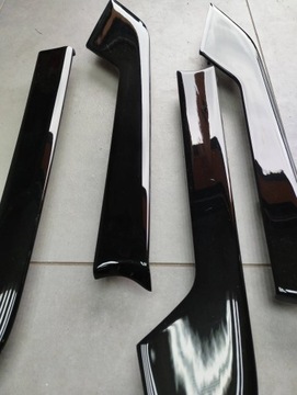 Audi A4 B9 8W ЧЕРНАЯ ДЕКОРАТИВНАЯ ПОЛОСКА (Великобритания)