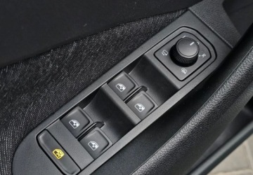 Skoda Kamiq Crossover 1.0 TSI 110KM 2022 Skoda Kamiq Niski przebieg - Tempomat ACC 210kmh - Czujniki - Kamera - Fak, zdjęcie 12