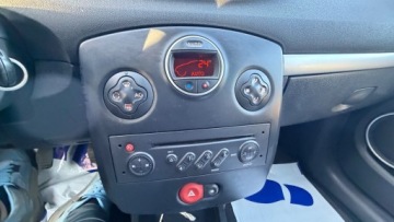 Renault Clio III Hatchback 5d 1.6 i 16V 88KM 2007 Renault Clio Raty 1.6 benz 88KM Klimatronic. bogata wersja Zarej w PL Gwar, zdjęcie 16