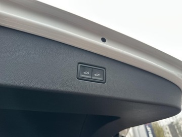 Volkswagen Tiguan II SUV 2.0 TSI BlueMotion Technology 220KM 2018 Volkswagen Tiguan 2.0 TSI 220KM R-line, ASO, Salon, zdjęcie 37