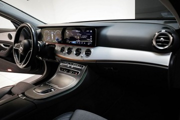 Mercedes Klasa E W213 Limuzyna Facelifting 2.0 220d 200KM 2022 Mercedes E 220 *4Matic*AMG Line*Salon, zdjęcie 22