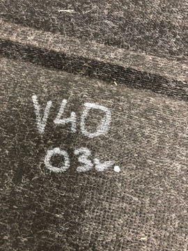 POLIČKA KUFRU ROLETA VOLVO V40 30867757