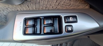 Toyota Land Cruiser IV 2006 Toyota Land Cruiser 3.0d4d napedy dvd w podsufitce zabezpieczon antykorozy, zdjęcie 10