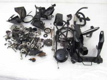 Винты + кронштейны + шайбы и т.д. Husqvarna Svartpilen 125, 22r ABS