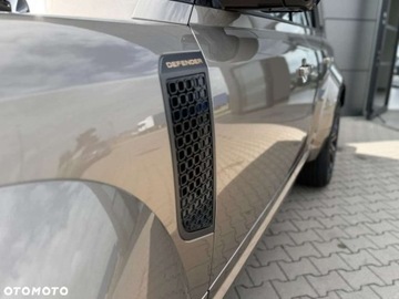 Land Rover Defender IV (L663) 2025 Land Rover Defender Land Rover Defender 4.4 P635 V8 mHEV Octa 4.4 Hybryda, zdjęcie 2