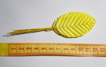 Liście dekoracyjne 100 szt listki na druciku 5 cm