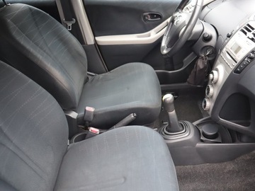 Toyota Yaris II Hatchback 5d 1.0 VVT-i 69KM 2008 Toyota Yaris 1.0 VVT-i, Klima, zdjęcie 8