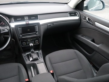 Skoda Superb II Outdoor 2.0 TDI CR DPF 170KM 2015 Skoda Superb 2.0 TDI, 167 KM, 4X4, DSG, Navi, zdjęcie 7