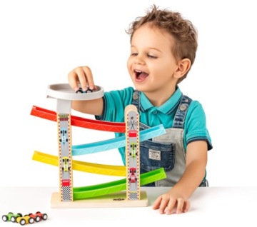 ДЕРЕВЯННАЯ ГОНОЧНАЯ ТРАССА ГОРКА ПАДАЮЩИЕ МАШИНЫ ТРЮКЕРСКИЕ МАШИНЫ