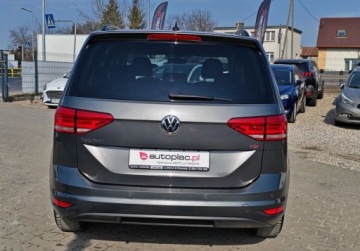 Volkswagen Touran III 1.6 TDI 115KM 2017 Volkswagen Touran swiezo sprowadzone, zarejestrowane, 7osob 1.6 Diesel, zdjęcie 6