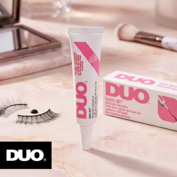 КЛЕЙ НАЛОЖНЫХ РЕСНИЦ DUO ЧЕРНАЯ ПОДВОДКА ДЛЯ ГЛАЗ БЫСТРОСЫХАЮЩАЯ, ПРОДОЛЖАЕТСЯ ДО 24 ЧАСОВ