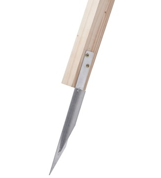 Кованый поворотный анкер для установки на детской площадке.