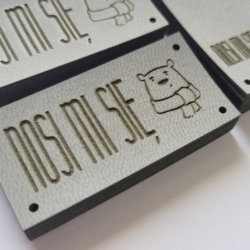 Этикетки из экокожи с логотипом 5см2 10 шт.