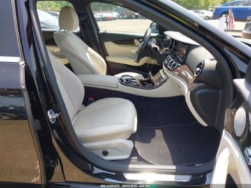Mercedes Klasa E W213 2019 Mercedes-Benz Klasa E 450 4Matic 2019 3.0l 3.0 Benzyna 362KM, zdjęcie 10