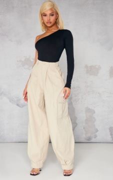 PRETTYLITTLETHING ЧЕРНОЕ ТЕЛО, АСИММЕТРИЧНАЯ ГОРИЯ, ДЛИННЫЙ РУКАВ RXL F151103