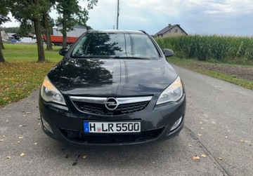 Opel Astra J Sports Tourer 1.7 CDTI ECOTEC 110KM 2012 Opel Astra Zarejestrowany, ori. lakier, podgrzewana kierownica, hak 1.7, zdjęcie 1