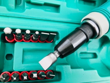 JONNESWAY Ударная отвертка + биты