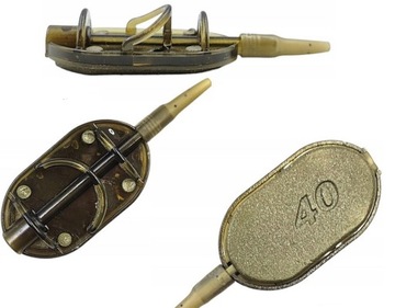 Podajnik ARC Flat 40G MADCARP METHOD FEEDER PC
