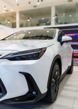 Lexus NX II SUV Facelifting 2.5 350h 243KM 2024 Lexus NX 350h Prestige AWD Desing Tazuna 2.5 Benzyna 242KM, zdjęcie 18