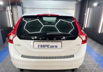 Volvo V60 I Kombi Facelifting 1.5 T3 DRIVE-E 152KM 2017 Volvo V60 Polski salon _ Pierwszy wlasciciel _ 1.5 Benzyna 152KM, zdjęcie 13