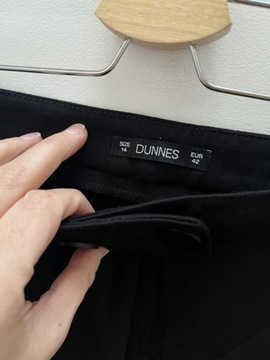 Dunnes Stores spodnie czarne cygaretki 42 XL